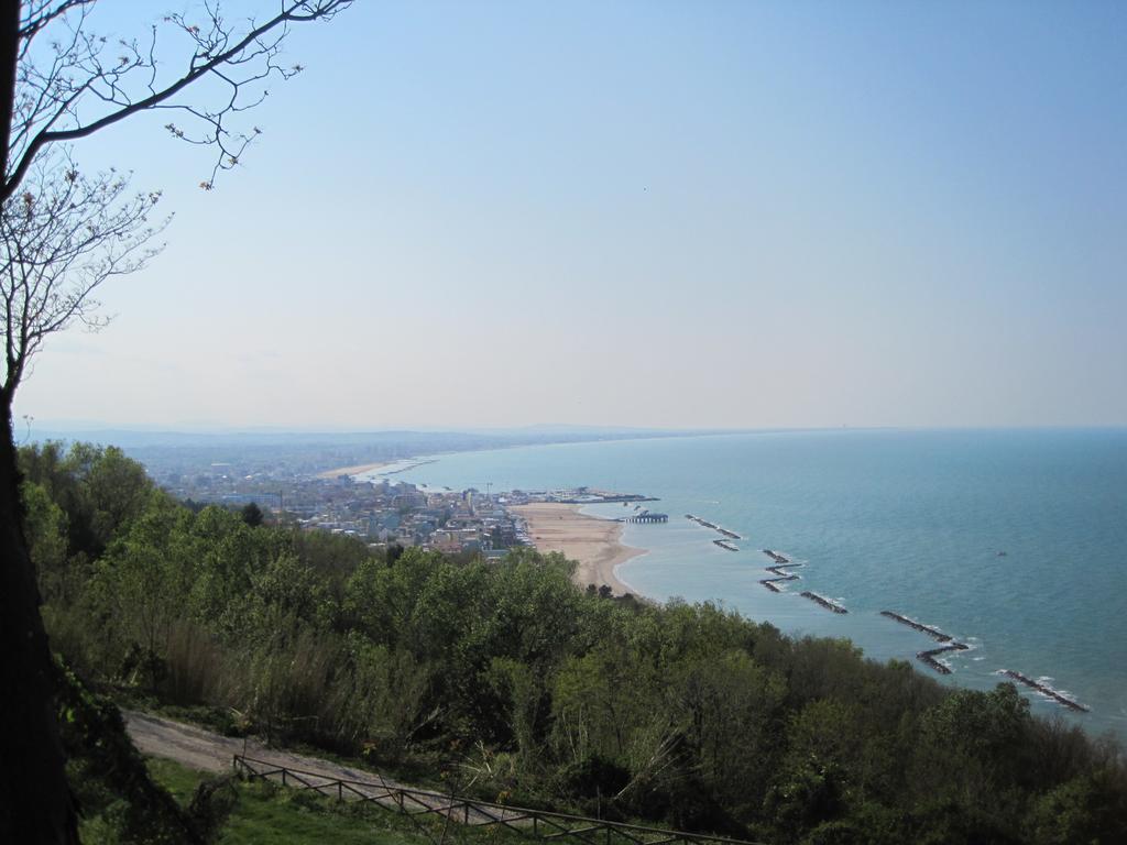 Hotel Mare Pesaro Buitenkant foto